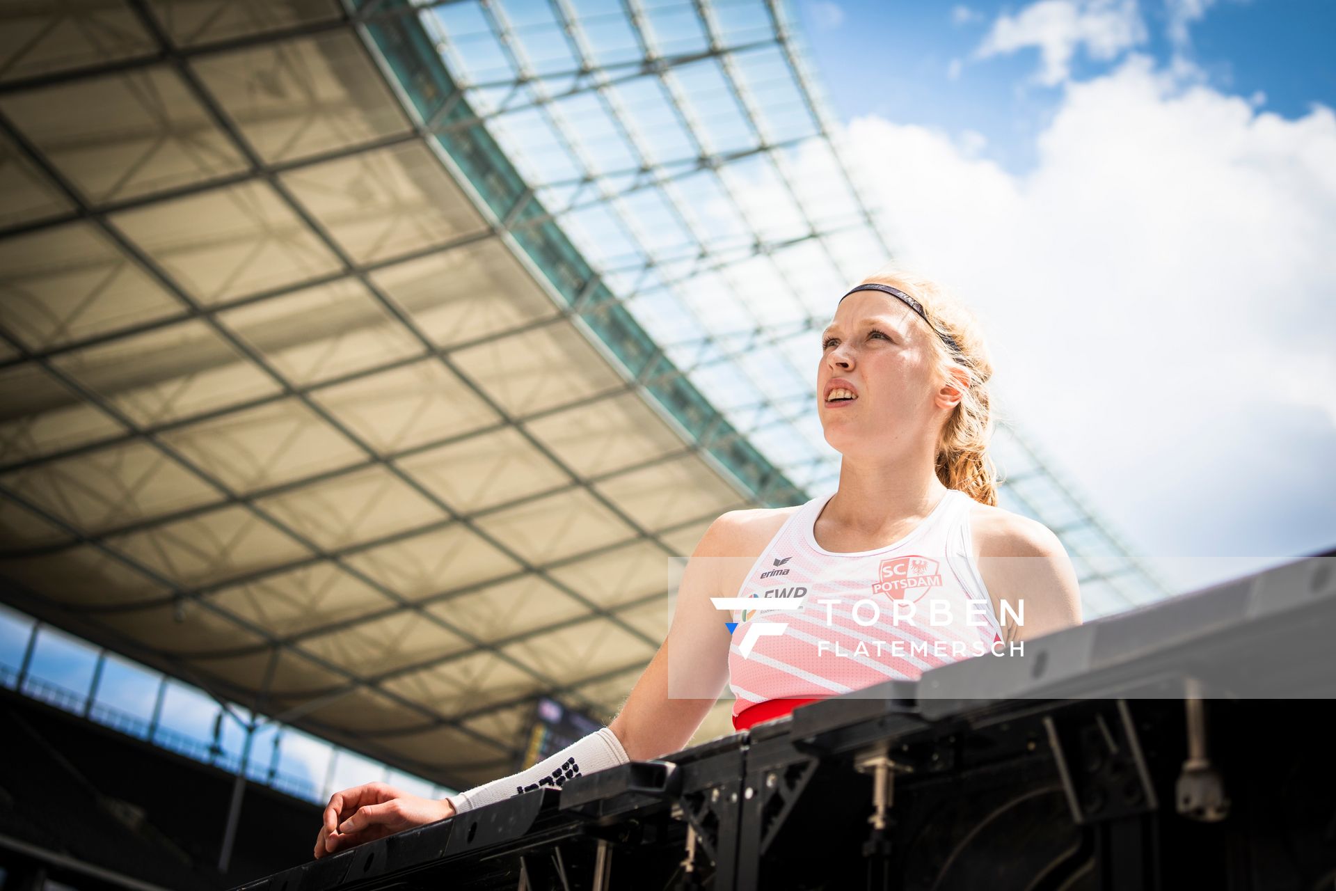 Ella Buchner (SC Potsdam) beim Stabhochsprung waehrend der deutschen Leichtathletik-Meisterschaften im Olympiastadion am 26.06.2022 in Berlin